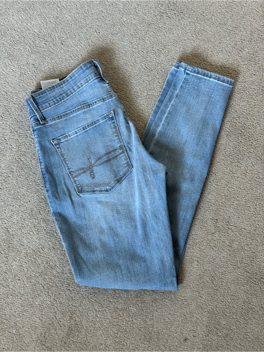 Levi’s women’s Denizen light blue wash skinny jeans from Target 4 / 27
